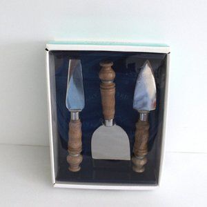 Pfaltzgraff Set of 3 Cheese Knives with Wood Handle